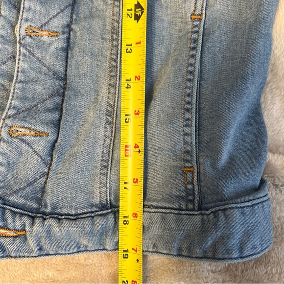 ZADIG & VOLTAIRE Kioky Cropped Skull Embellished Denim Jacket Size Small Zip - Picture 14 of 15